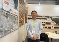 Remmy coconut peat representative Ji Zhen.